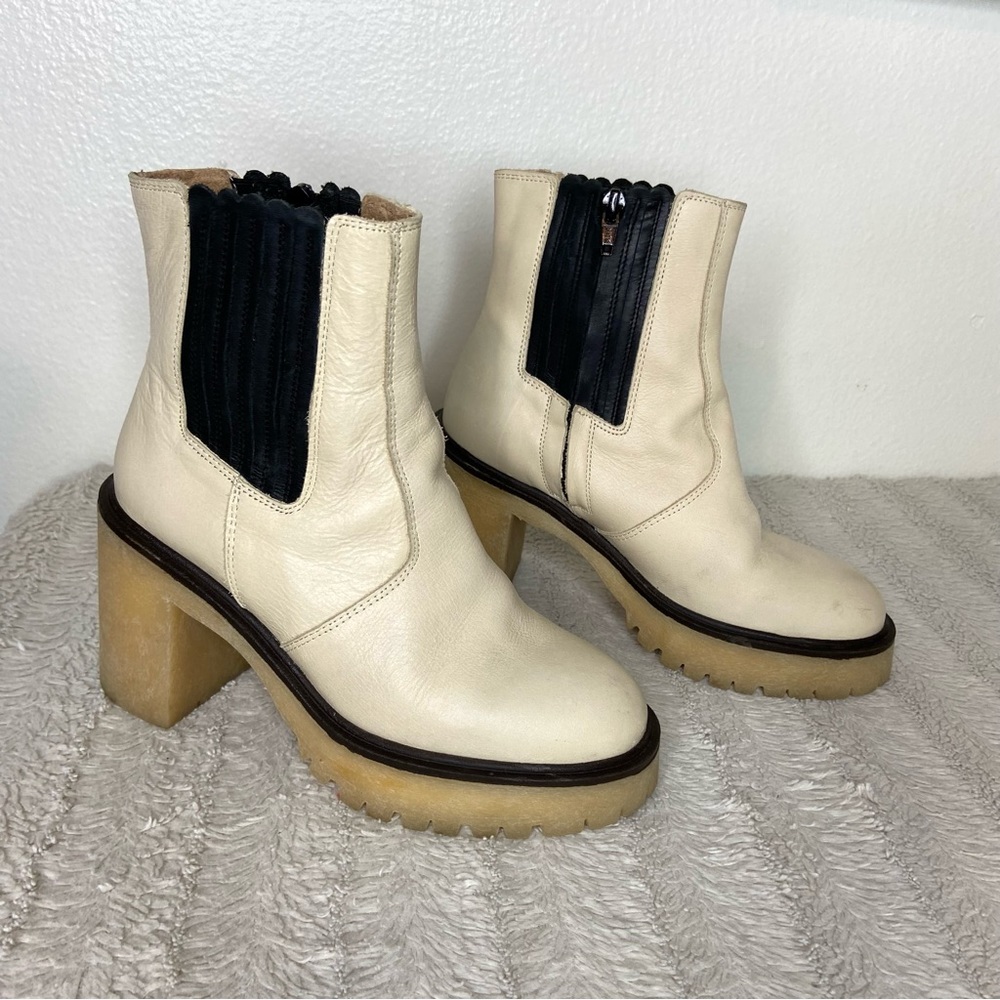 Free People Women’s 6 (36) Hames Chelsea Boots White Leather Chunky Heel
